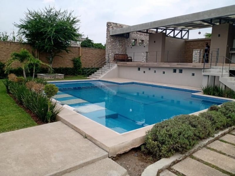 Foto Casa en Venta en Fraccionamiento Huamuchil, Cuautla, Morelos - $ 2.670.000 - CAV347851 - BienesOnLine