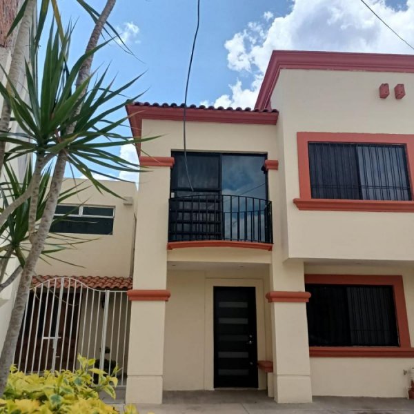 Casa en Venta en Rincón. de Los Arcos Irapuato, Guanajuato