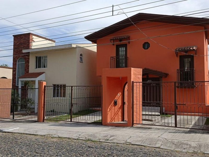 Foto Casa en Venta en lomas de Santa Anita, Tlajomulco de Zúñiga, Jalisco - $ 5.740.000 - CAV354760 - BienesOnLine