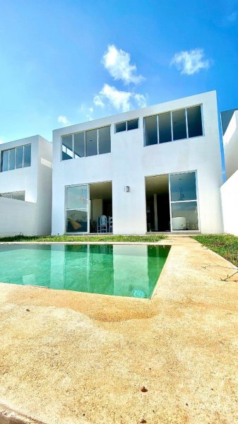 Casa en Venta en  KM 6 CARRETERA, Merida - Motul, 97345 Mérida, Yuc., Yucatan