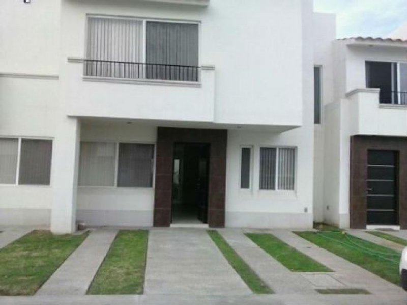 Foto Casa en Venta en PUERTA DE PIEDRA, San Luis Potosí, San Luis Potosi - $ 1.350.000 - CAV128232 - BienesOnLine