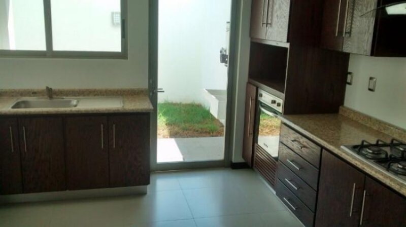 Foto Casa en Venta en Punta Alba, Morelia, Michoacan de Ocampo - $ 4.500.000 - CAV217659 - BienesOnLine