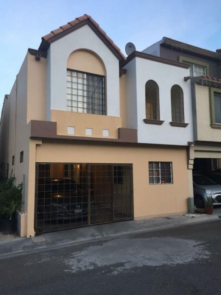 Foto Casa en Venta en Santa Fe 3ra Sección, Tijuana, Baja California - $ 1.980.000 - CAV230689 - BienesOnLine