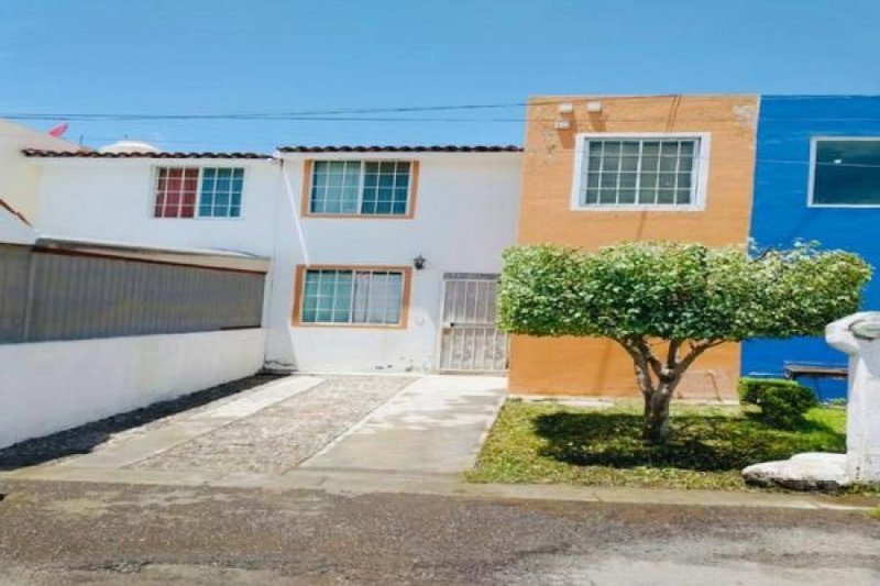 CASA EN VENTA EN VALLE DORADO TLAJOMULCO