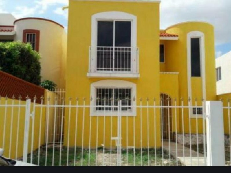 Foto Casa en Venta en VILLAS ZONA DORADA, Mérida, Yucatan - $ 2.250.000 - CAV293810 - BienesOnLine