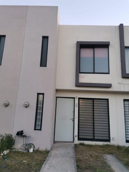 Foto Casa en Venta en Vista Sur Residencial, Tlajomulco de Zúñiga, Jalisco - $ 1.299.000 - CAV340554 - BienesOnLine