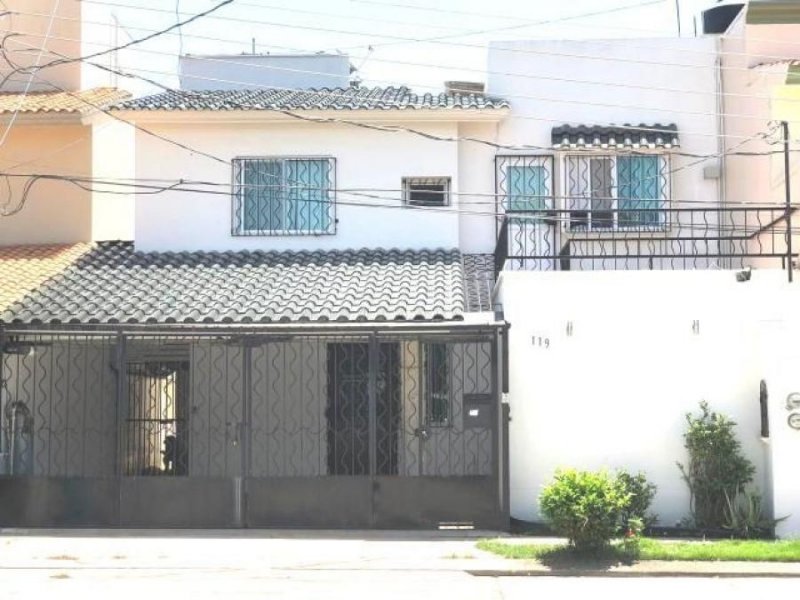 Foto Casa en Venta en GRANJAS DE MOZIMBA, Acapulco de Juárez, Guerrero - $ 1.100.000 - CAV313884 - BienesOnLine