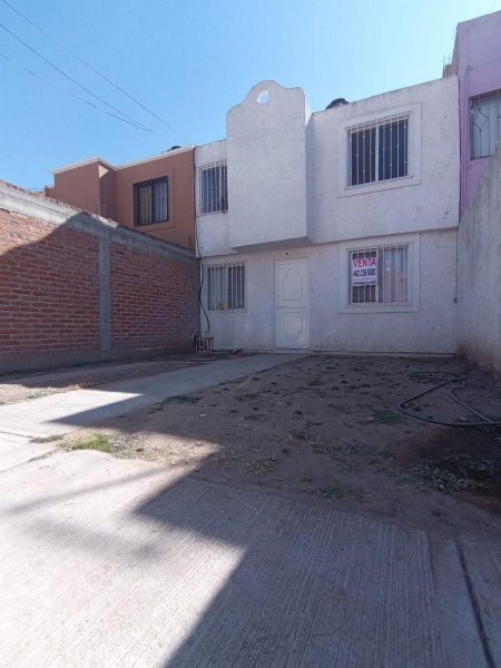 Foto Casa en Venta en El Campirano, Irapuato, Guanajuato - $ 1.280.000 - CAV355005 - BienesOnLine