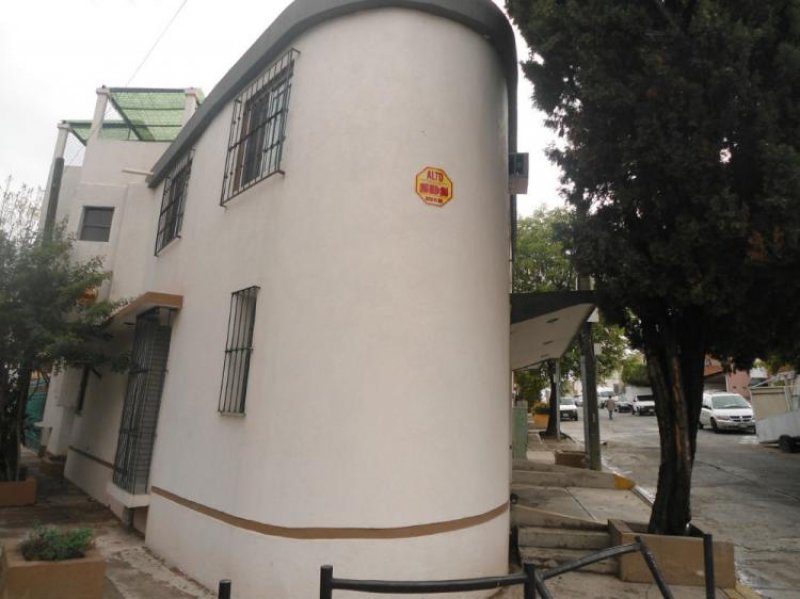 Foto Casa en Venta en LOMAS 3ra. SECCION, San Luis Potosí, San Luis Potosi - $ 1.600.000 - CAV115629 - BienesOnLine