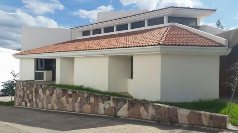 Foto Casa en Venta en VILLA ANTIGUA, San Luis Potosí, San Luis Potosi - $ 7.500.000 - CAV110087 - BienesOnLine