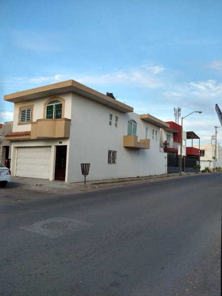 Foto Casa en Venta en SAN FLORENCIO, Culiacán Rosales, Sinaloa - $ 2.200.000 - CAV273387 - BienesOnLine