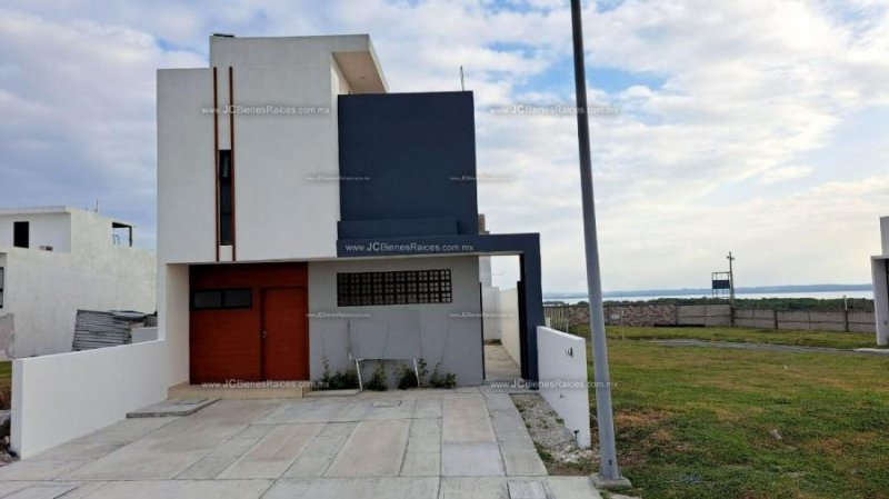 Casa en Venta en lomas de la rioja Veracruz, Veracruz