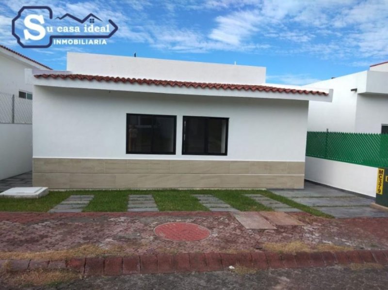 Foto Casa en Venta en FRACCIONAMIENTO LOMAS DE COCOYOC, Atlatlahucan, Morelos - $ 5.600.000 - CAV357844 - BienesOnLine