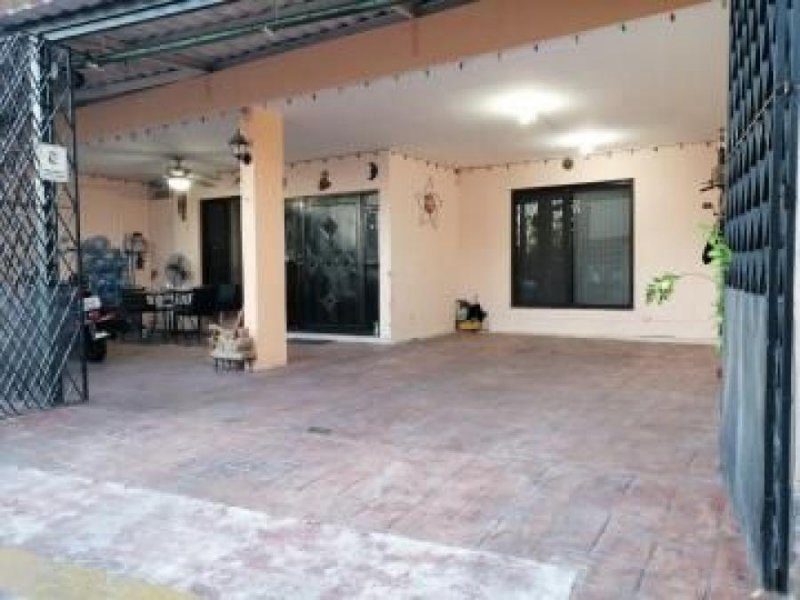 Foto Casa en Venta en PINOS DEL NORTE, Mérida, Yucatan - $ 1.200.000 - CAV281938 - BienesOnLine