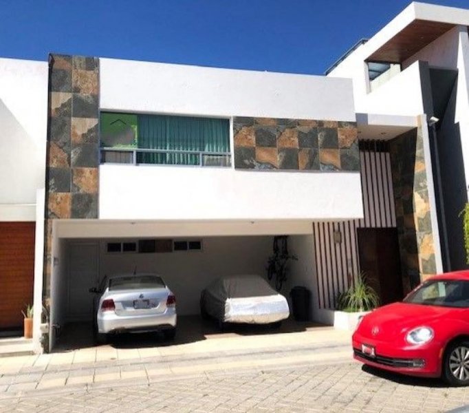 Casa en Venta en BOSQUES DE ZAVALETA Puebla, Puebla