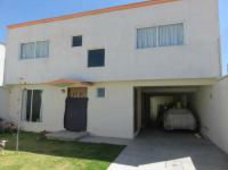 Foto Casa en Venta en BELLAVISTA, Metepec, Mexico - $ 2.475.000 - CAV158298 - BienesOnLine