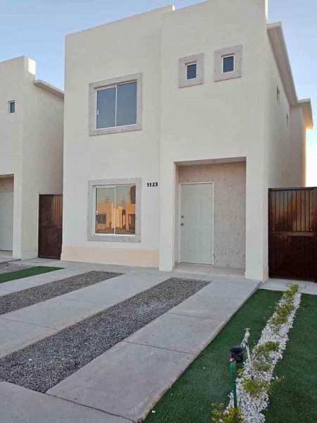 Casa en Venta en RESIDENCIAL CERCA HOSPITAL GENERAL E IMSS, UNIVERS Ciudad Obregón, Sonora