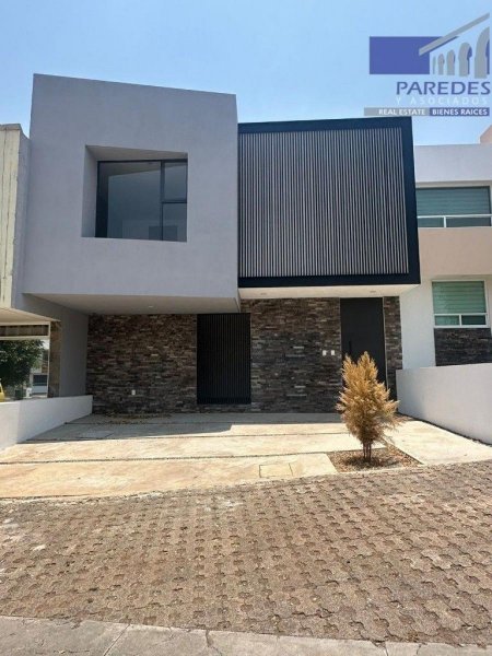 Casa en Venta en Paseo del Parque Morelia, Michoacan de Ocampo