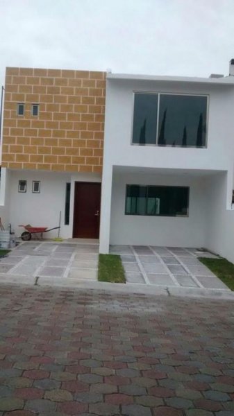 Foto Casa en Venta en COLINAS DEL CIMATARIO, Santiago de Querétaro, Queretaro Arteaga - $ 2.300.000 - CAV180693 - BienesOnLine