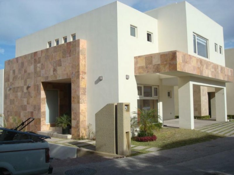 Foto Casa en Venta en PEDREGAL FASE I, San Luis Potosí, San Luis Potosi - $ 4.100.000 - CAV86173 - BienesOnLine