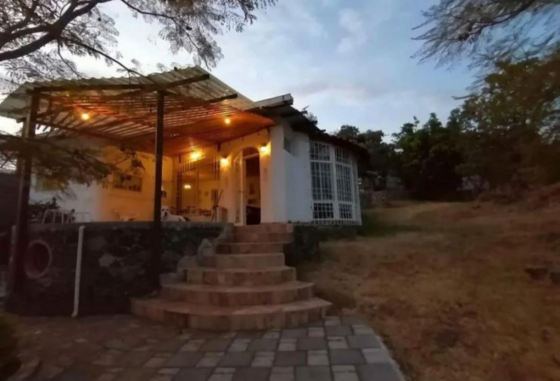 Casa en Venta en Santo Domingo Ocotitlan Tepoztlán, Morelos