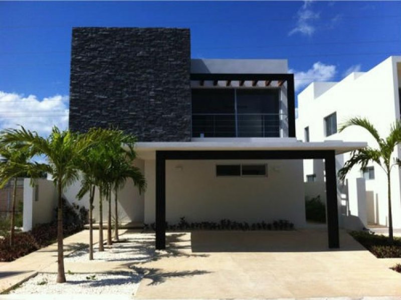 Foto Casa en Venta en RESIDENCIAL CUMBRES, Cancún, Quintana Roo - $ 3.700.000 - CAV54519 - BienesOnLine