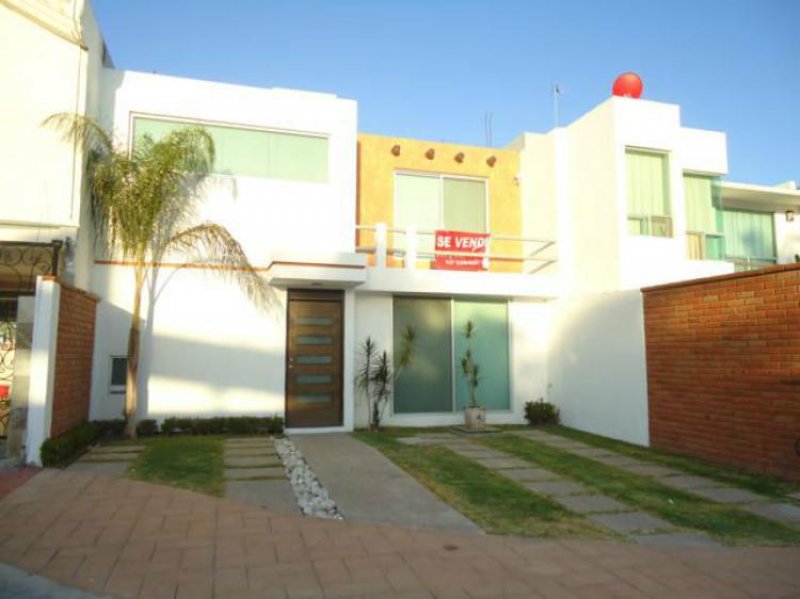 Foto Casa en Venta en Fraccionamiento Piamonte, Irapuato, Guanajuato - $ 3.100.000 - CAV57400 - BienesOnLine