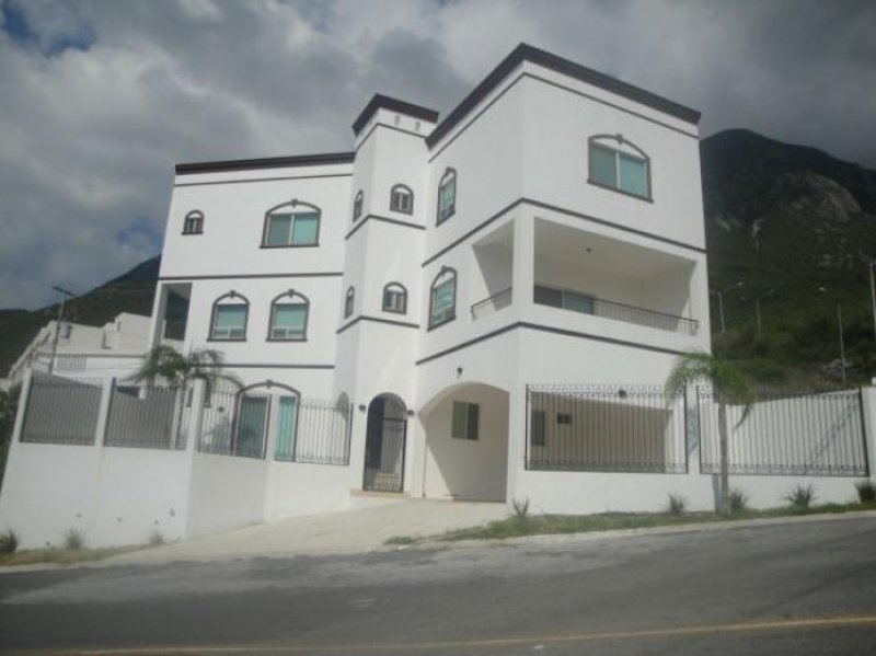 Foto Casa en Venta en PEDREGAL LA SILLA, MONTERREY NUEVO LEÓN, Monterrey, Nuevo Leon - $ 3.800.000 - CAV79569 - BienesOnLine