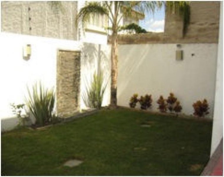 Foto Casa en Venta en Santa Anita, Tlajomulco de Zúñiga, Jalisco - $ 1.790.000 - CAV50676 - BienesOnLine