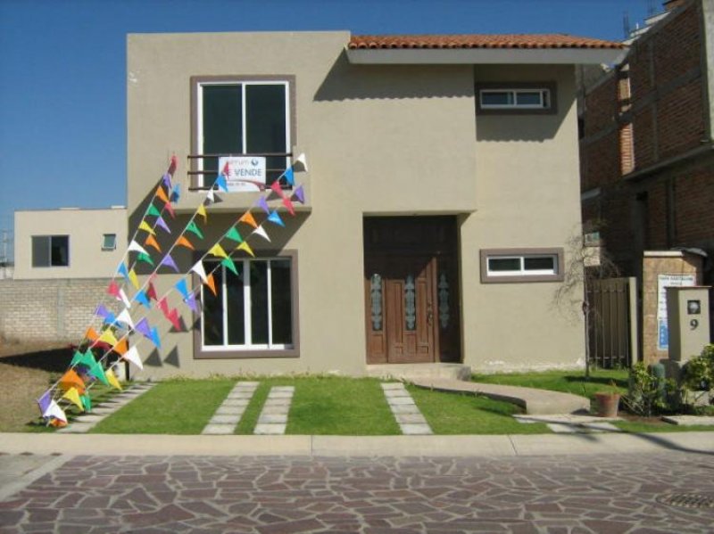 Foto Casa en Venta en Santa Anita, Tlajomulco de Zúñiga, Jalisco - $ 1.974.000 - CAV50678 - BienesOnLine