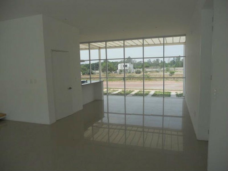 Foto Casa en Venta en La Rioja, Tlajomulco de Zúñiga, Jalisco - $ 2.650.000 - CAV58504 - BienesOnLine