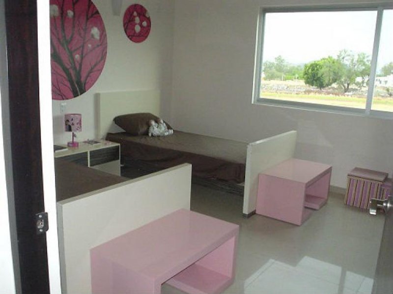 Foto Casa en Venta en La Rioja, Tlajomulco de Zúñiga, Jalisco - $ 2.891.000 - CAV58508 - BienesOnLine