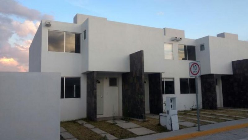 Foto Casa en Venta en COLONIAL DEL LAGO, Villa Nicolás Romero, Mexico - $ 1.150.000 - CAV226507 - BienesOnLine