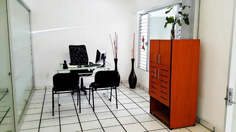 Foto Oficina en Renta en ARCOS VALLARTA, guadalajara, Jalisco - $ 5.500 - OFR292351 - BienesOnLine