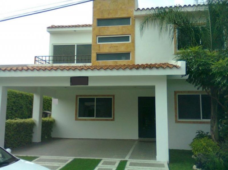 Foto Casa en Venta en LOMAS DE COCOYOC, Atlatlahucan, Morelos - $ 3.450.000 - CAV106813 - BienesOnLine