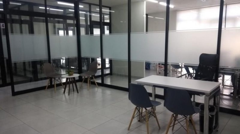 Foto Oficina en Renta en CIRCUNVALACIÓN VALLARTA, Guadalajara, Jalisco - $ 8.100 - OFR282304 - BienesOnLine