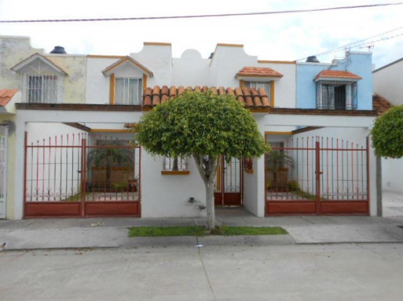 Foto Casa en Venta en paseo de la castellana, León de los Aldama, Guanajuato - $ 1.100.000 - CAV102103 - BienesOnLine