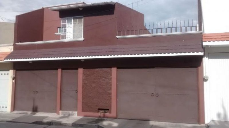 Foto Casa en Venta en BUGAMBILIAS, León de los Aldama, Guanajuato - $ 1.650.000 - CAV108305 - BienesOnLine