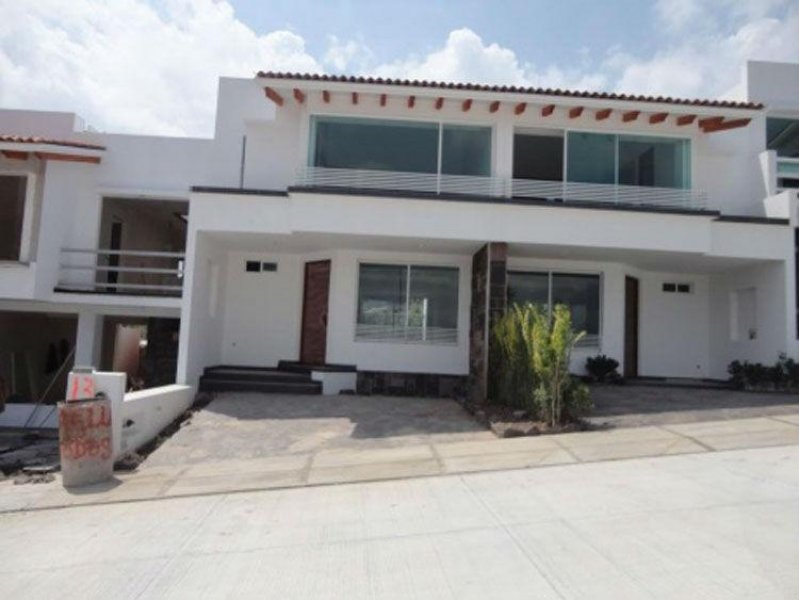 Foto Casa en Venta en Residencial los Mirasoles, Morelia, Michoacan de Ocampo - $ 1.710.000 - CAV188304 - BienesOnLine