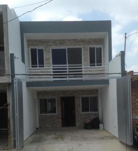 Foto Casa en Venta en Lomas de Santa María, Tlaquepaque, Jalisco - $ 1.600.000 - CAV285711 - BienesOnLine