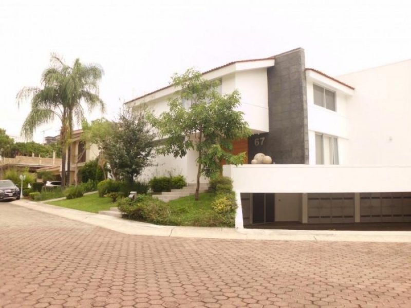 Foto Casa en Venta en Colinas de san javier, Zapopan, Jalisco - $ 27.000.000 - CAV270679 - BienesOnLine