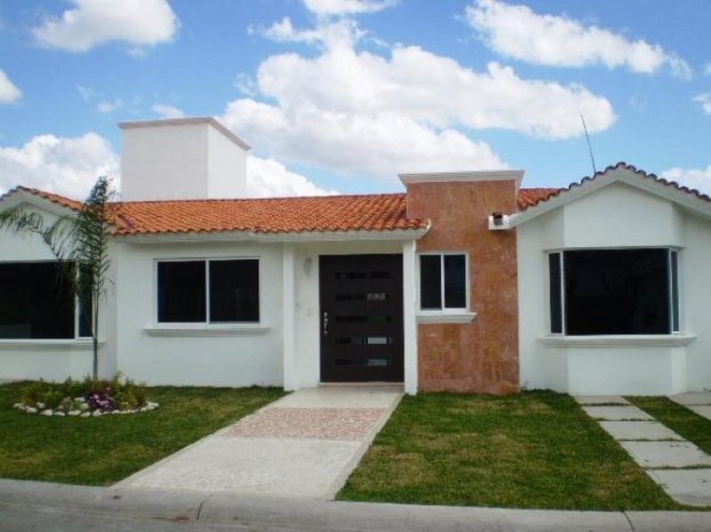 Foto Casa en Venta en LOMAS DE COCOYOC, Fraccionamiento Lomas de Cocoyoc, Morelos - $ 2.550.000 - CAV20874 - BienesOnLine