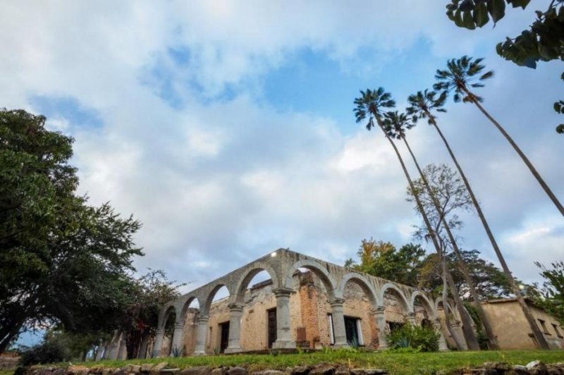 HACIENDA EN VENTA DEL SIGLO XVI MUY CERCA DE CHAPALA