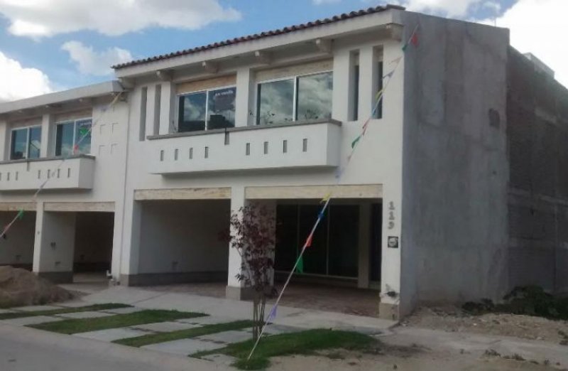 Foto Casa en Venta en Barranca del refugio, León de los Aldama, Guanajuato - $ 3.550.000 - CAV106662 - BienesOnLine