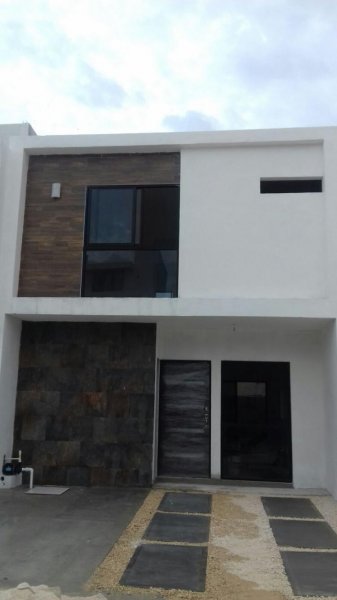 Foto Casa en Venta en EL CANTIL, Playa del Carmen, Quintana Roo - $ 1.650.000 - CAV213168 - BienesOnLine