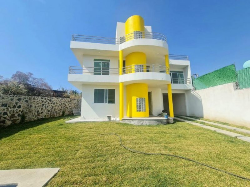 Casa en Venta en JARDINES DE TLAYACAPAN Tlayacapan, Morelos