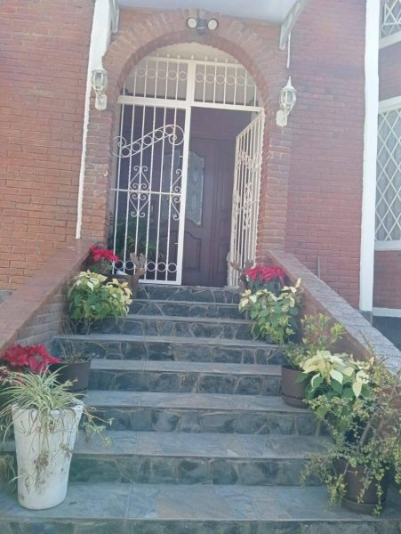 Hermosa casa estilo ingles en zona con gran plusvalia y doble acceso controlado