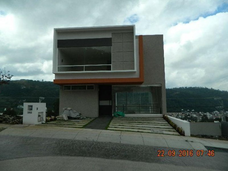 Foto Casa en Venta en FRACC.PUERTA TRES MARIAS, Morelia, Michoacan de Ocampo - $ 3.450.000 - CAV185141 - BienesOnLine