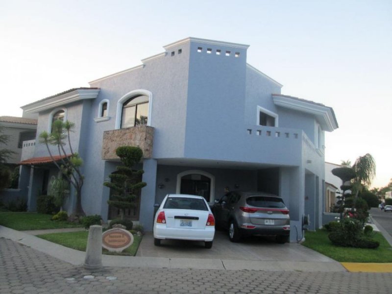 Casa en Venta en Residencial Virreyes Zapopan, Jalisco