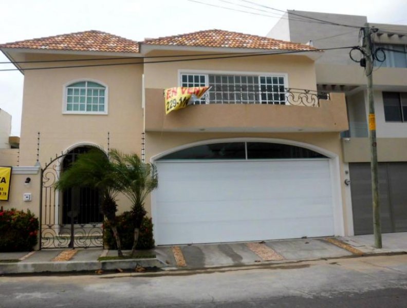 Foto Casa en Venta en Costa de Oro, Boca del Río, Veracruz - $ 7.390.000 - CAV200772 - BienesOnLine